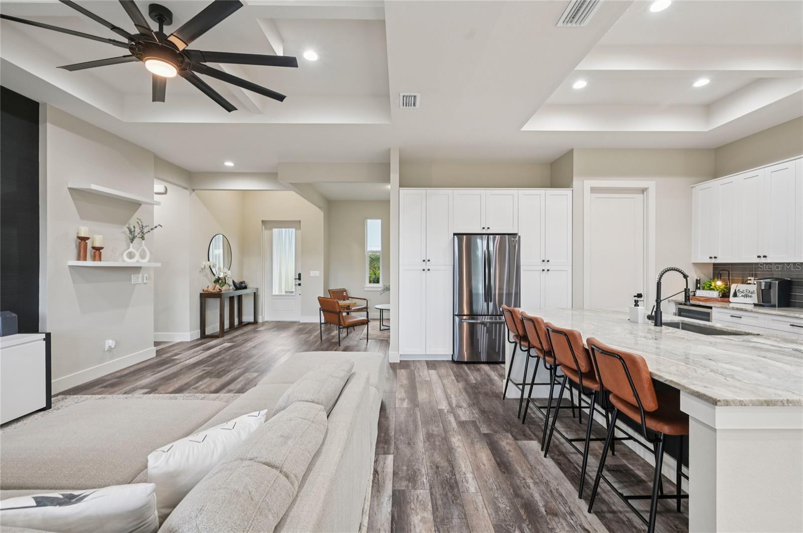Image 12 of 62 For 239 Rotonda Boulevard N