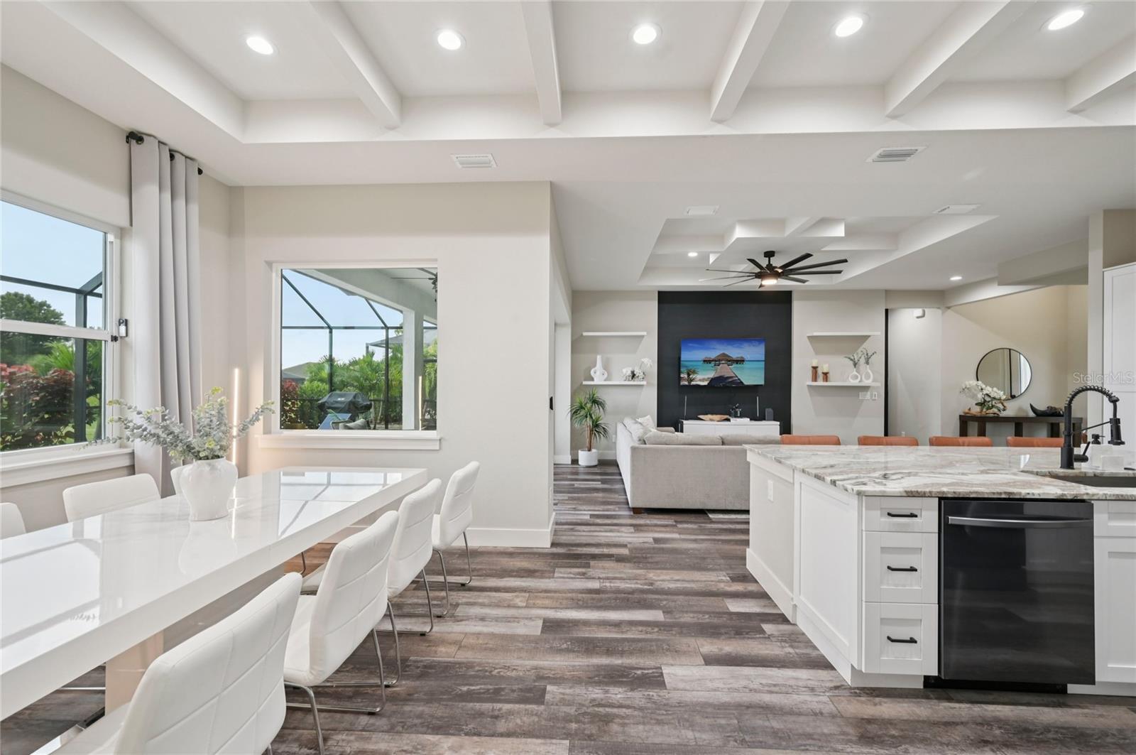 Image 14 of 62 For 239 Rotonda Boulevard N