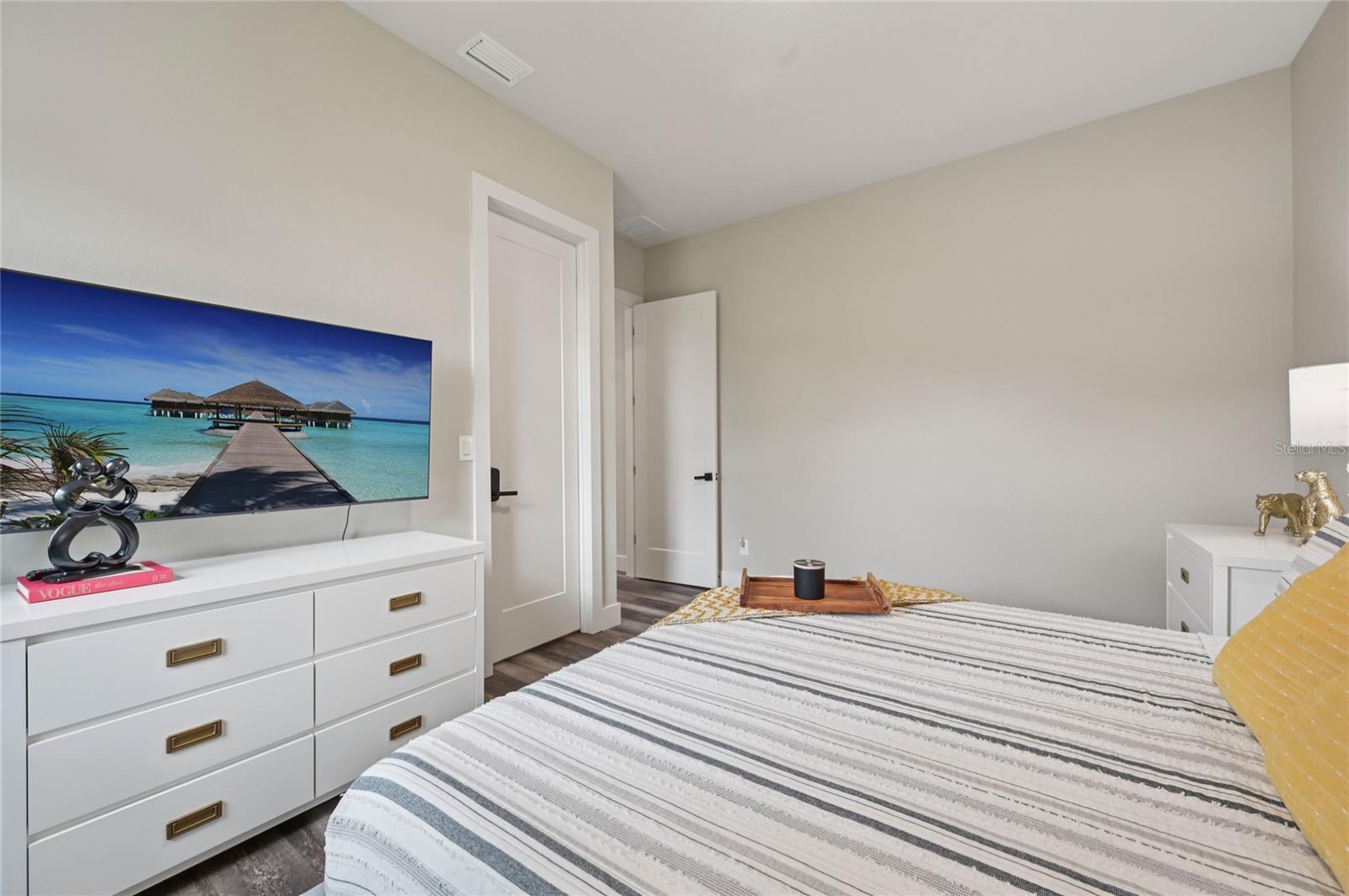Image 29 of 62 For 239 Rotonda Boulevard N