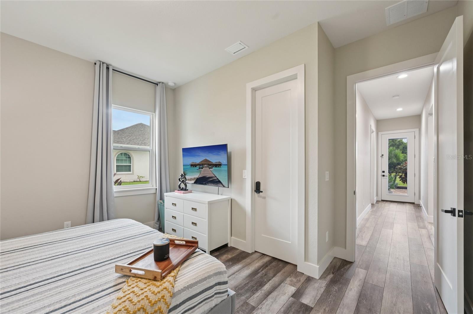 Image 30 of 62 For 239 Rotonda Boulevard N