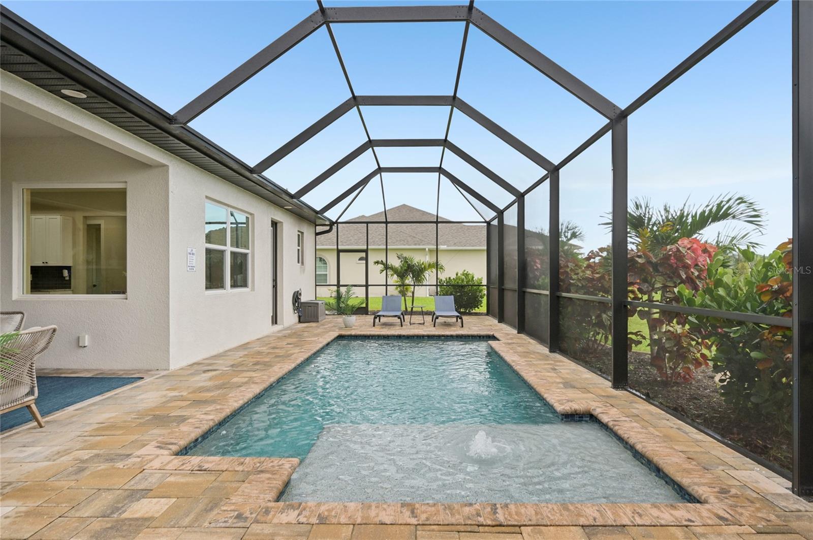 Image 40 of 62 For 239 Rotonda Boulevard N