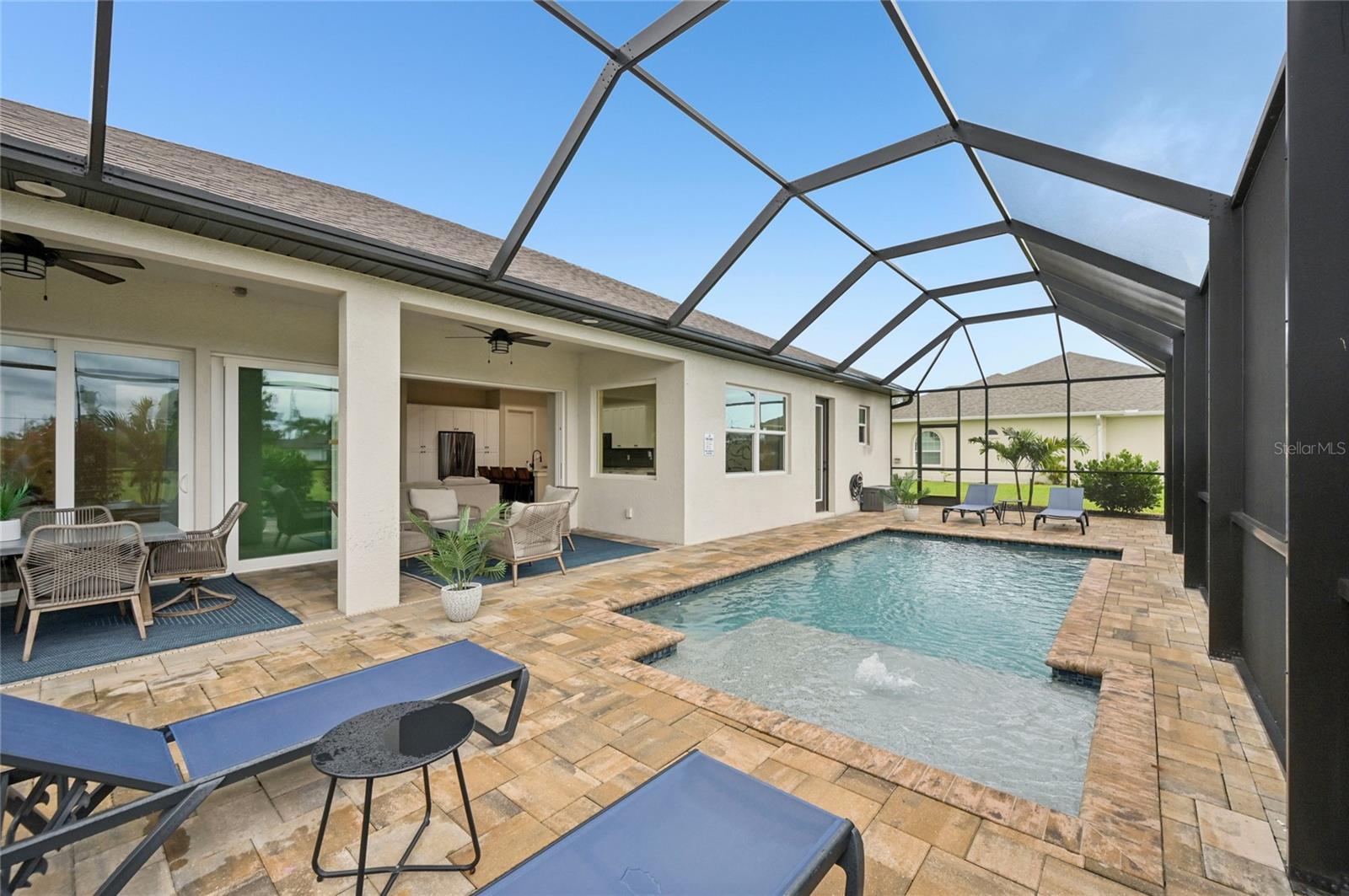 Image 41 of 62 For 239 Rotonda Boulevard N