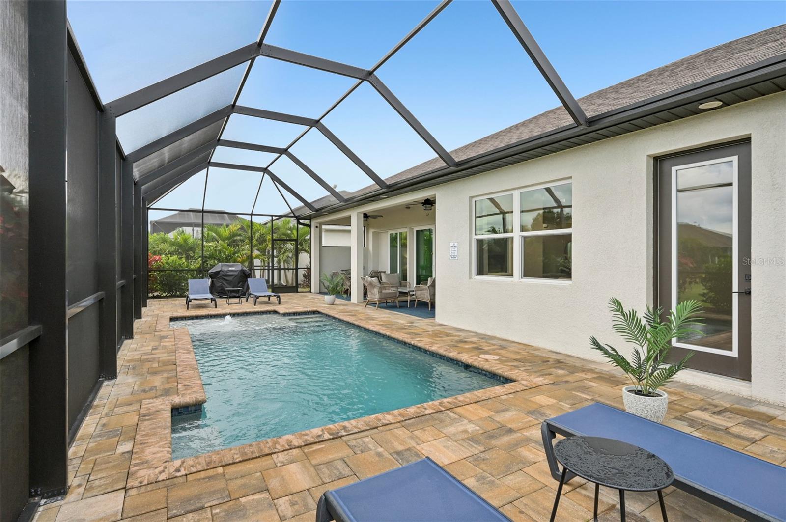 Image 42 of 62 For 239 Rotonda Boulevard N