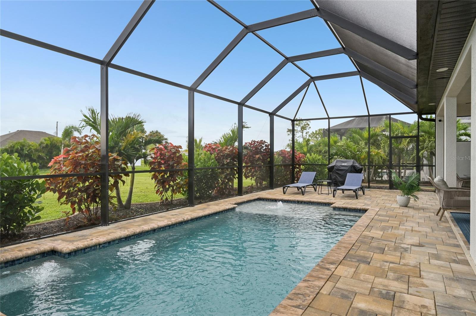 Image 43 of 62 For 239 Rotonda Boulevard N