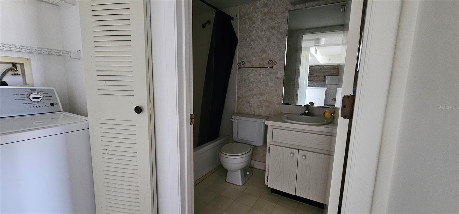 Image 8 of 13 For 21405 Olean Boulevard 322