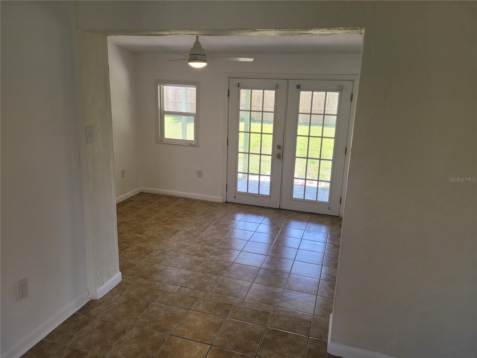 Image 10 of 25 For 22343 Lasalle Road