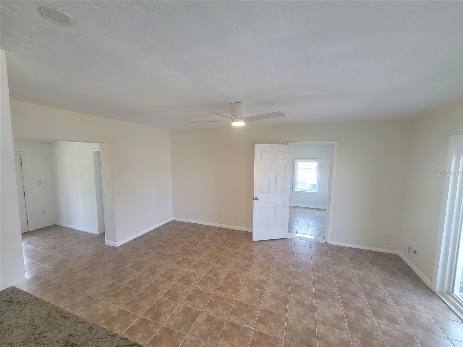 Image 4 of 25 For 22343 Lasalle Road