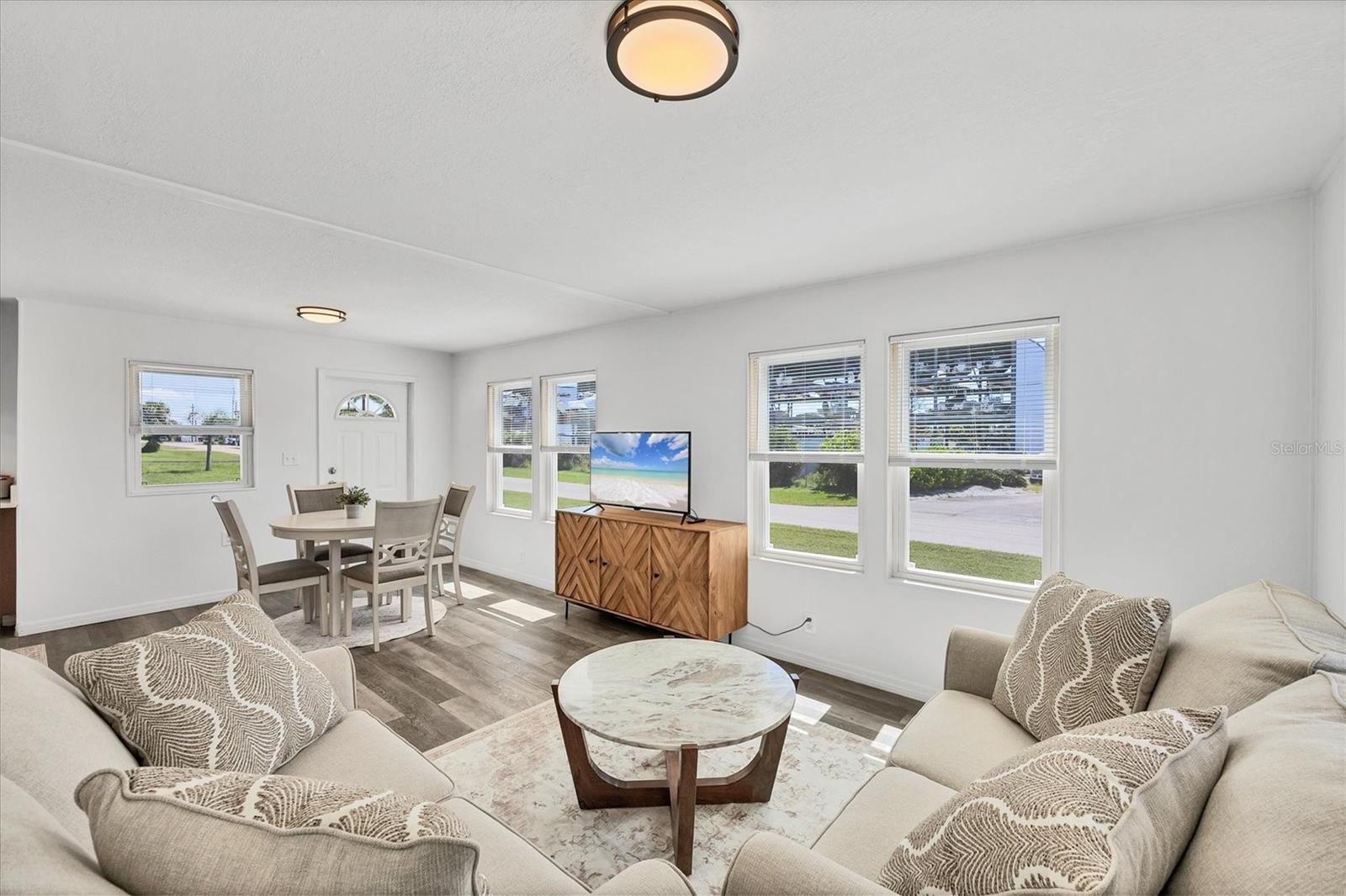 Image 11 of 38 For 3280 Holly Avenue