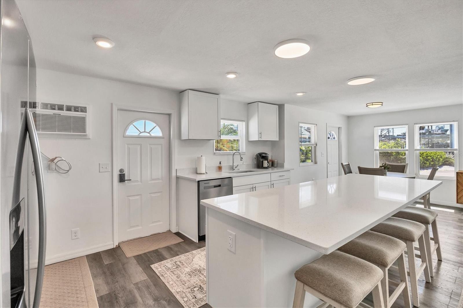 Image 14 of 38 For 3280 Holly Avenue