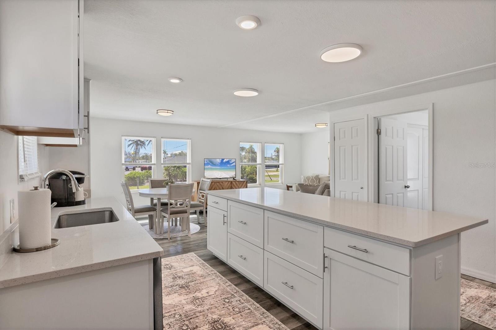 Image 15 of 38 For 3280 Holly Avenue