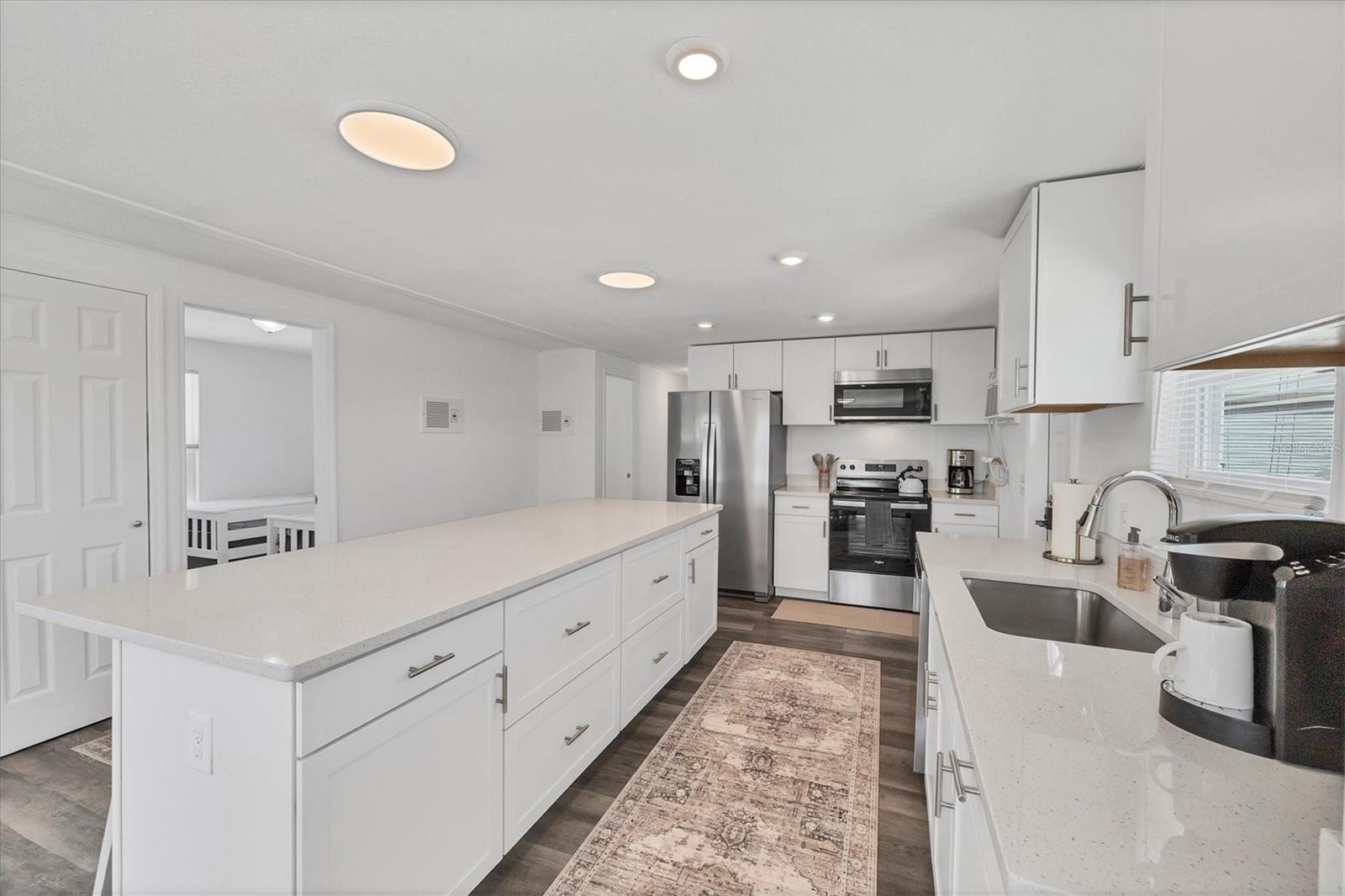 Image 17 of 38 For 3280 Holly Avenue