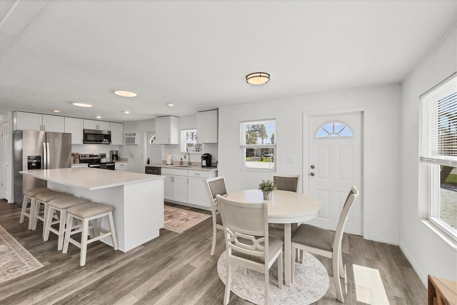 Image 20 of 38 For 3280 Holly Avenue