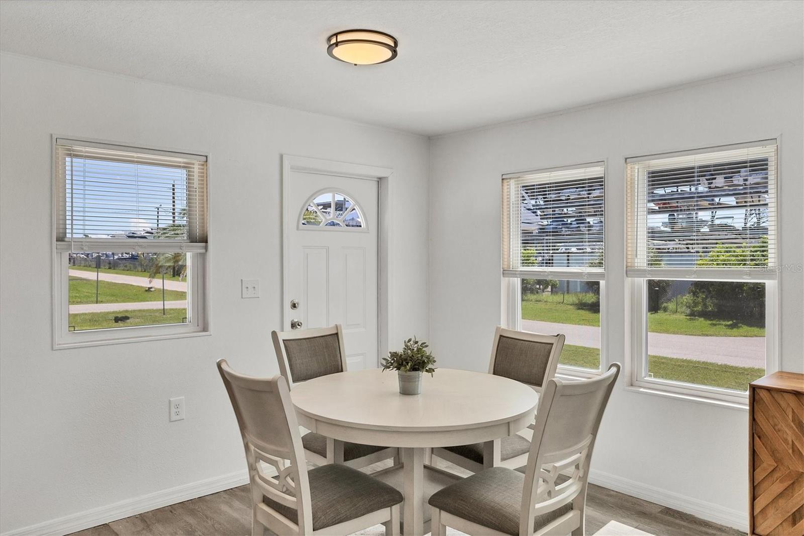 Image 22 of 38 For 3280 Holly Avenue