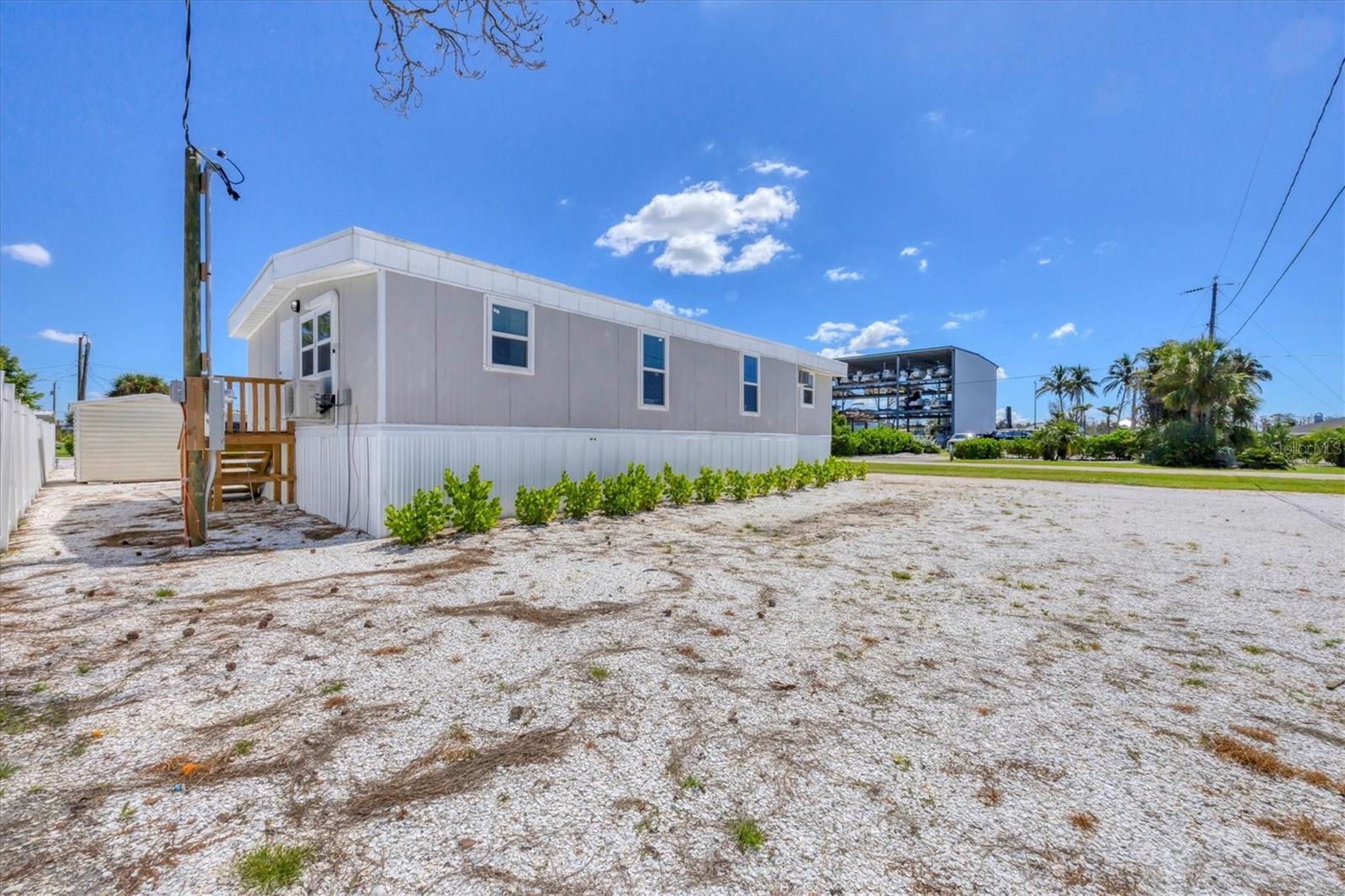 Image 34 of 38 For 3280 Holly Avenue