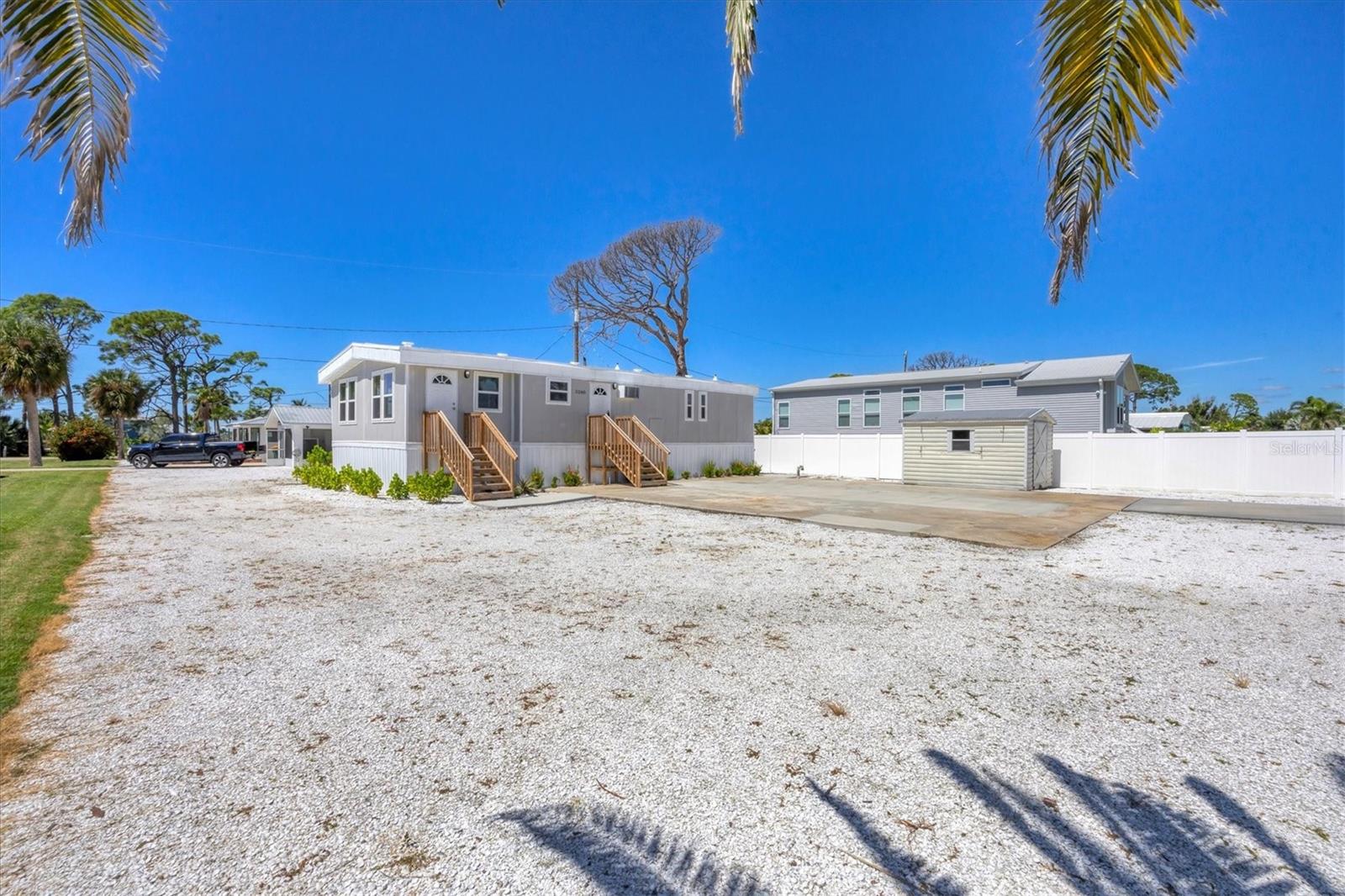 Image 4 of 38 For 3280 Holly Avenue