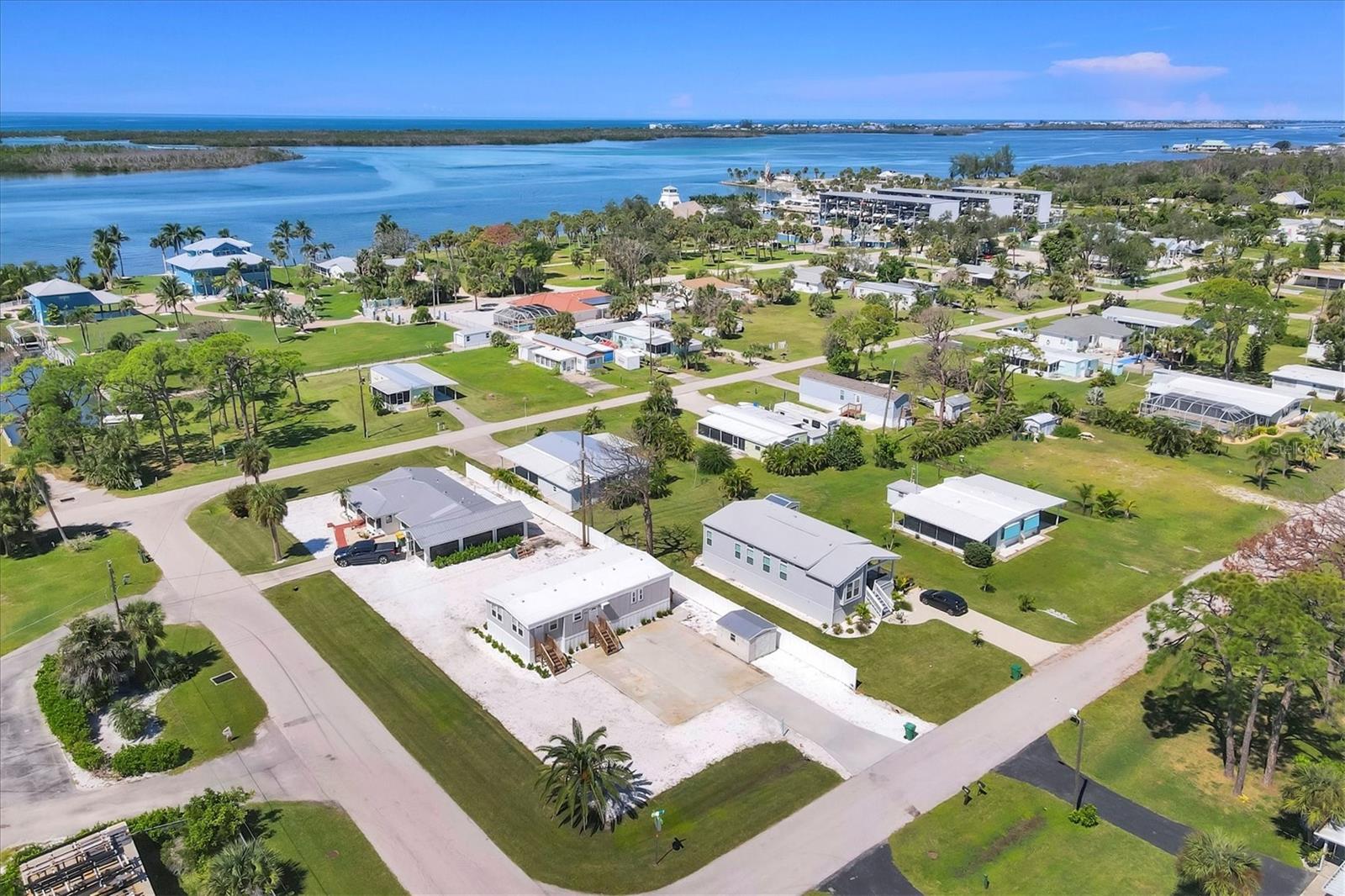 Image 8 of 38 For 3280 Holly Avenue