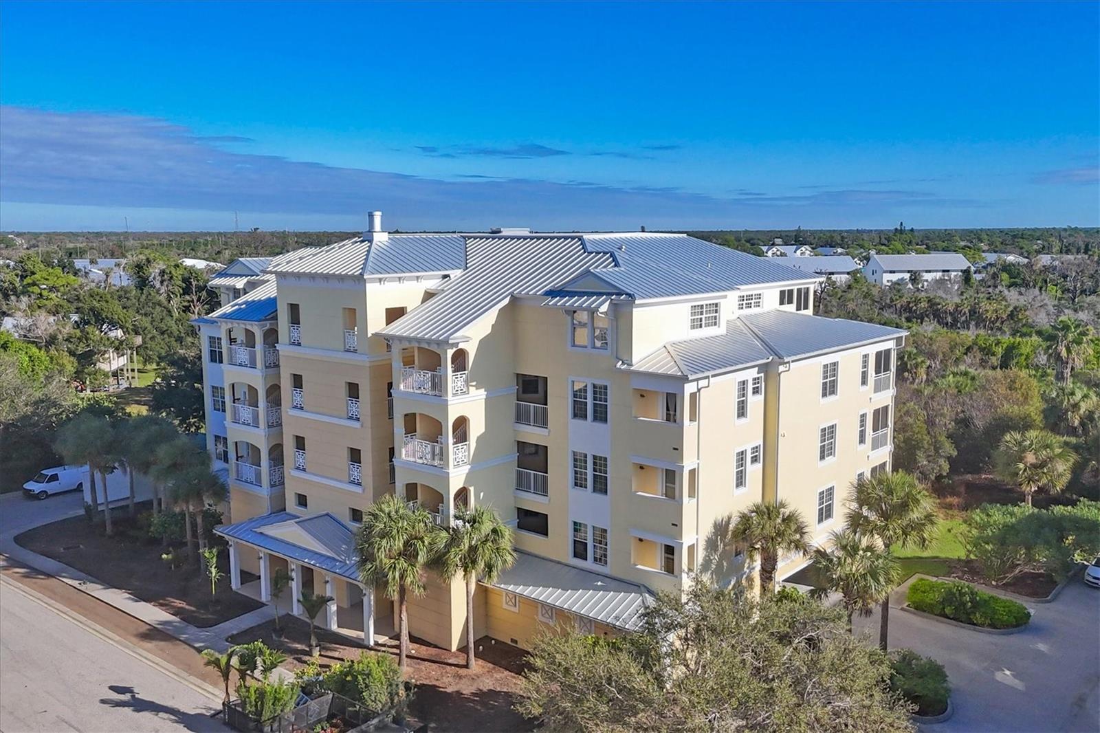 Image 3 of 52 For 8541 Amberjack Circle 203