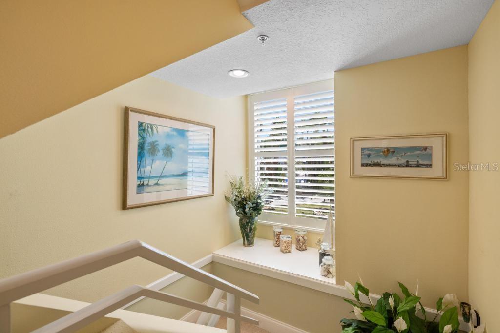 Image 13 of 48 For 8276 Harborside Circle