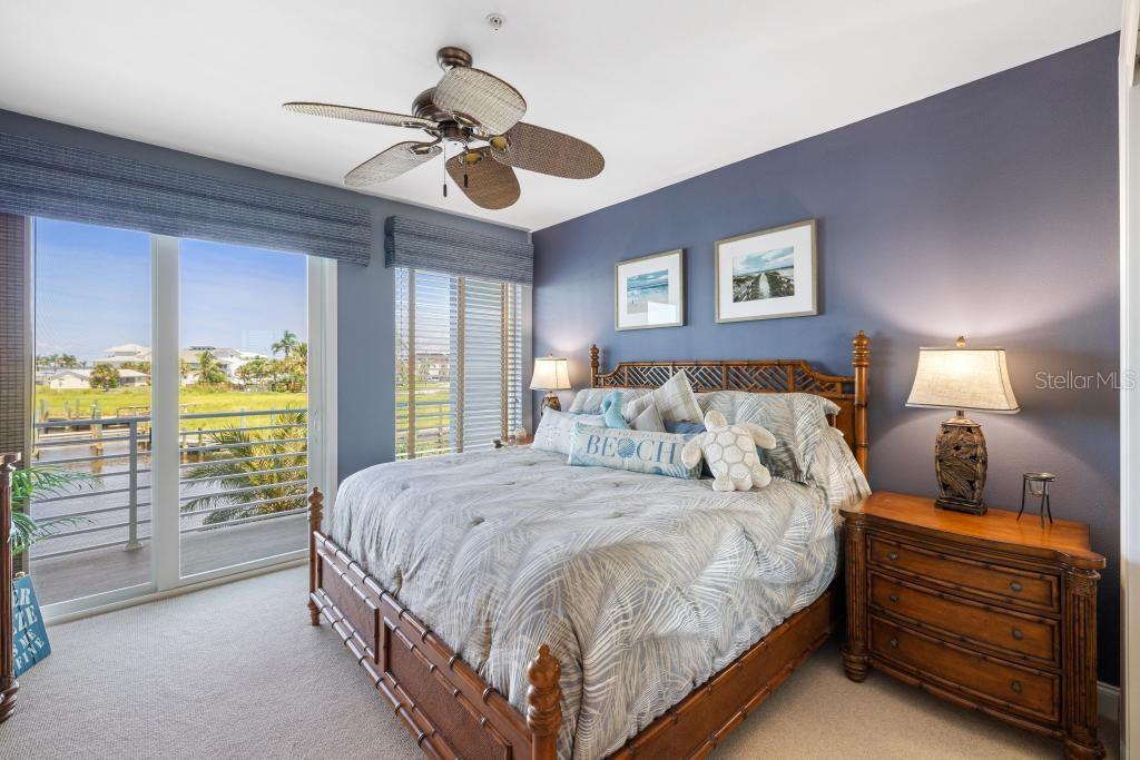 Image 18 of 48 For 8276 Harborside Circle