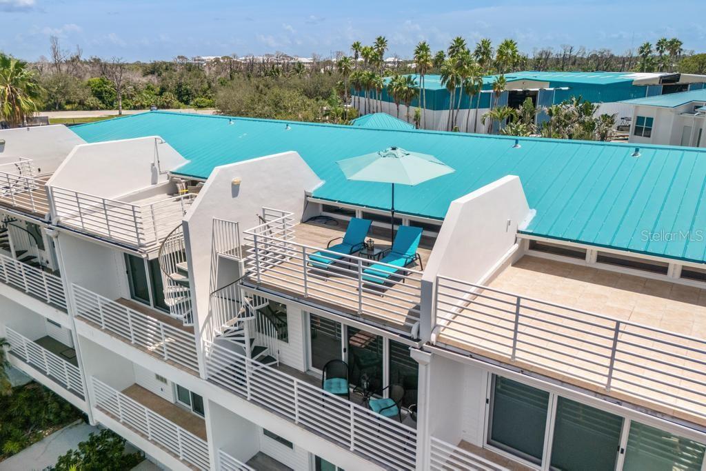 Image 3 of 48 For 8276 Harborside Circle