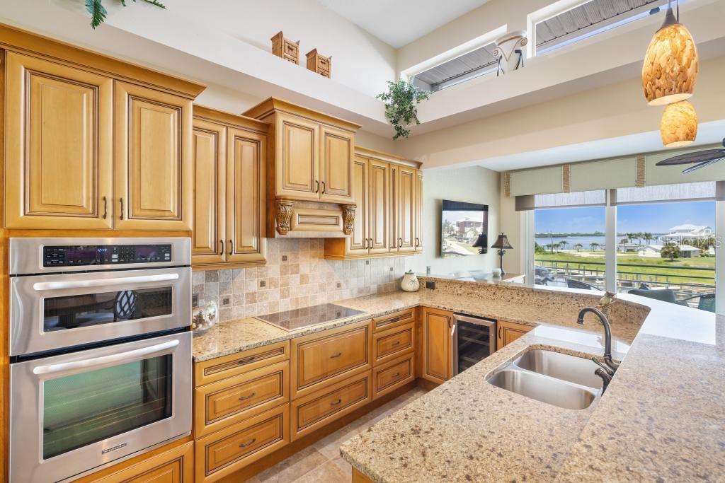 Image 31 of 48 For 8276 Harborside Circle