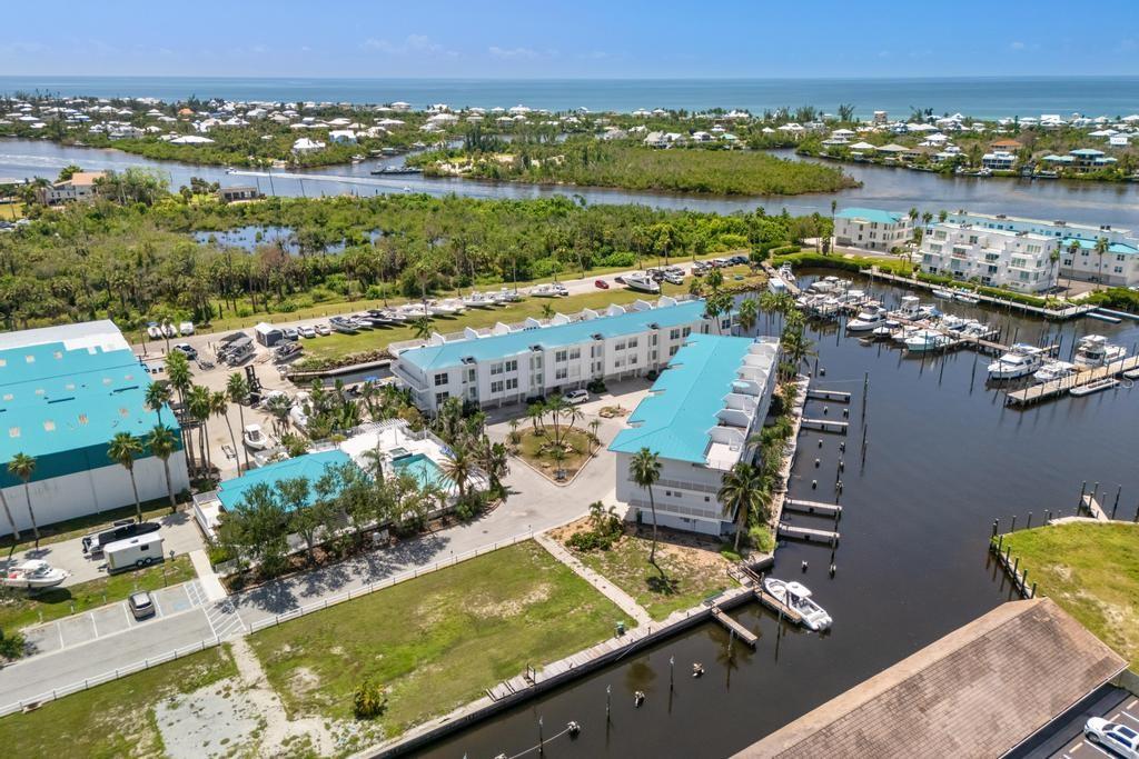 Image 47 of 48 For 8276 Harborside Circle