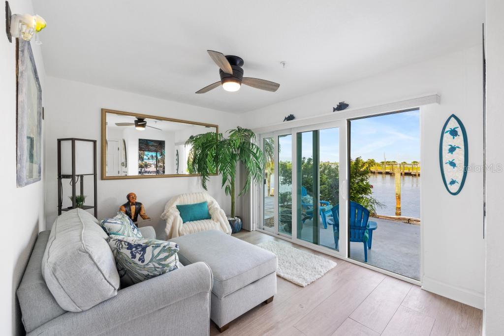 Image 7 of 48 For 8276 Harborside Circle
