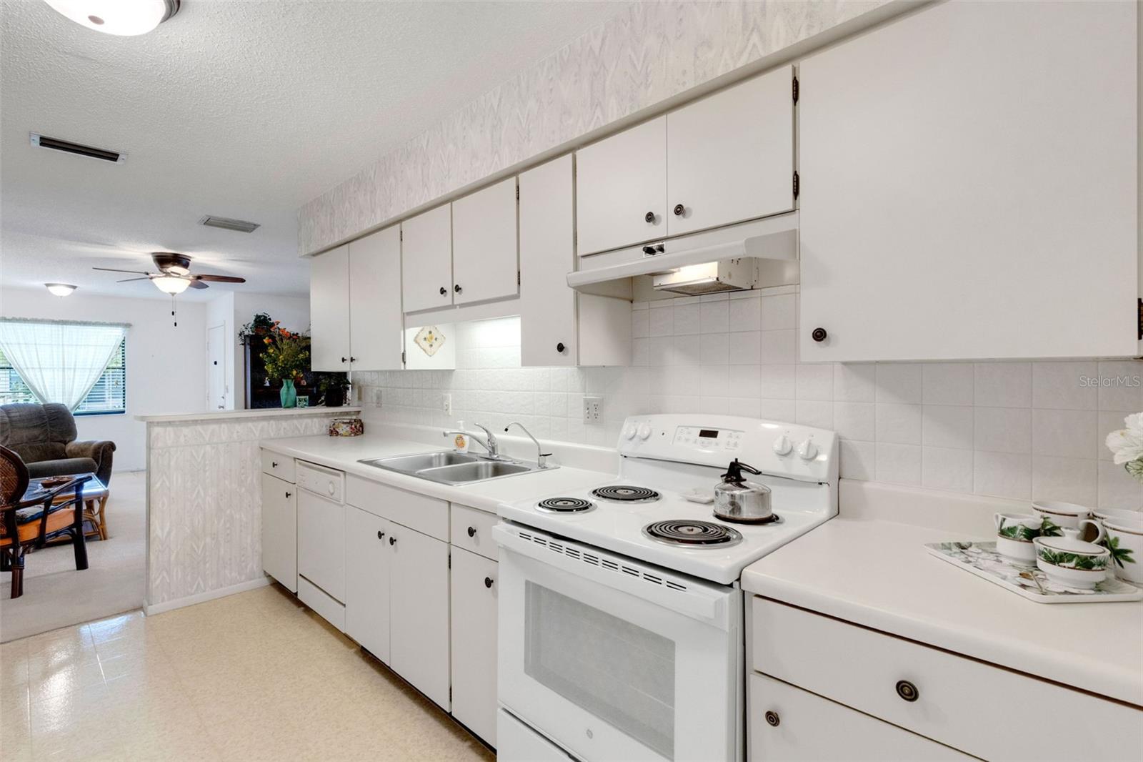Image 14 of 44 For 4184 66th Street Circle W 0