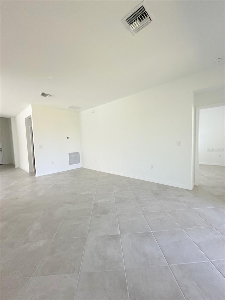 Image 7 of 22 For 1602 Saddlewood Circle