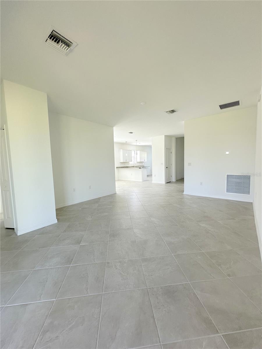 Image 8 of 22 For 1602 Saddlewood Circle