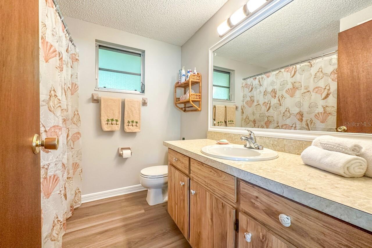 Image 38 of 45 For 665 Suncrest Lane