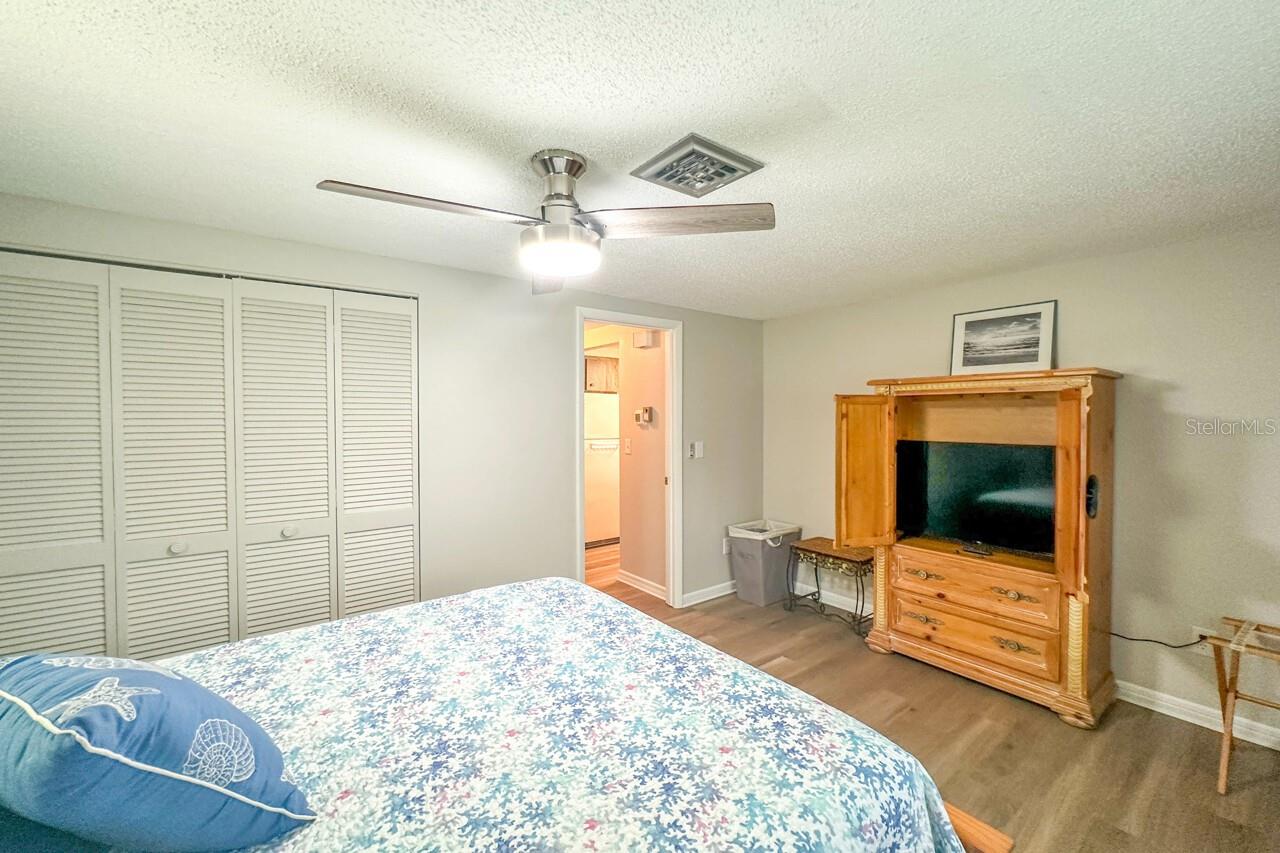 Image 40 of 45 For 665 Suncrest Lane
