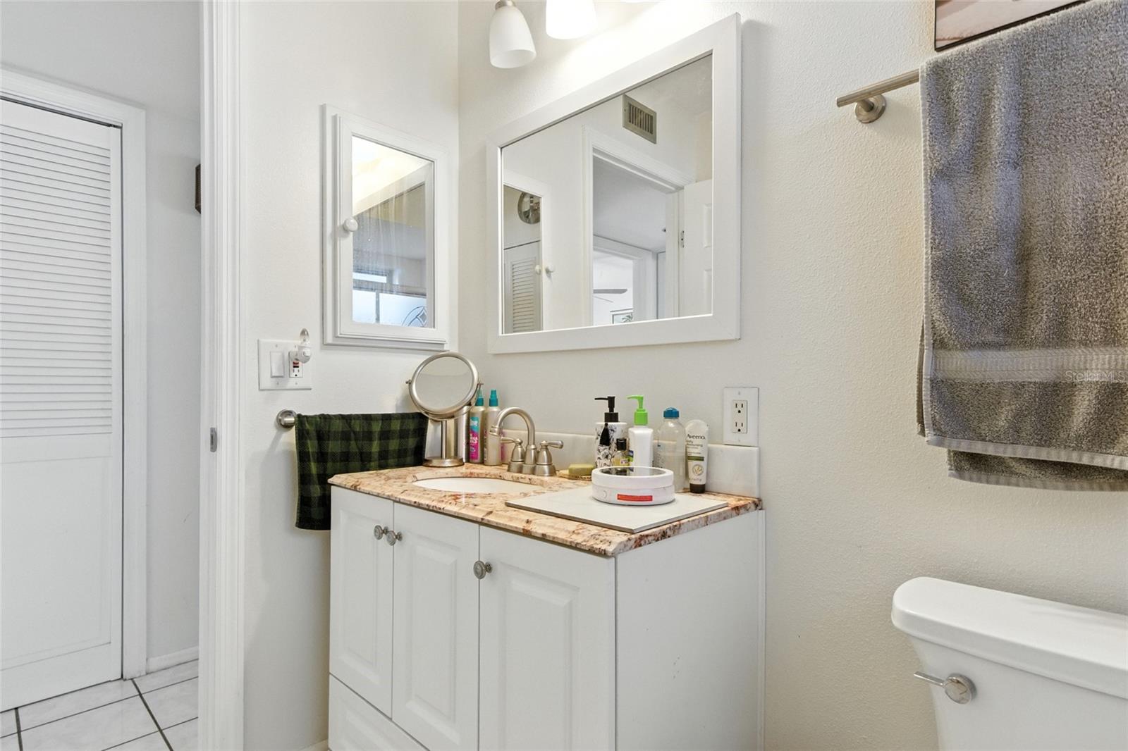 Image 19 of 39 For 8142 Coco Solo Avenue