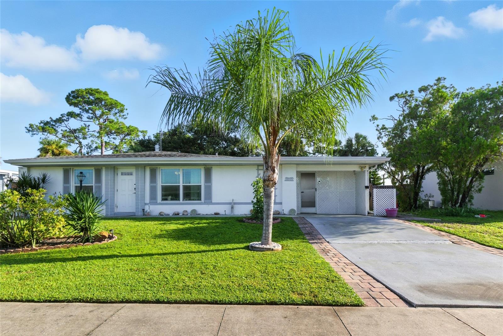 Image 2 of 39 For 8142 Coco Solo Avenue