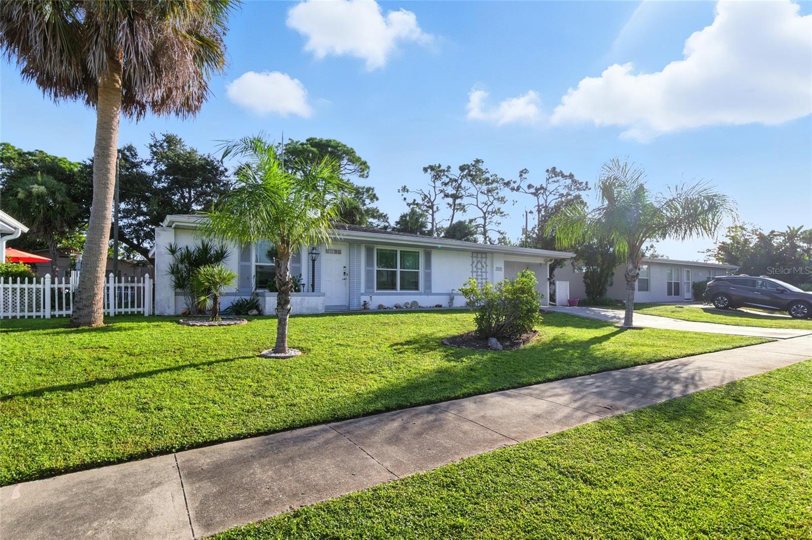 Image 3 of 39 For 8142 Coco Solo Avenue