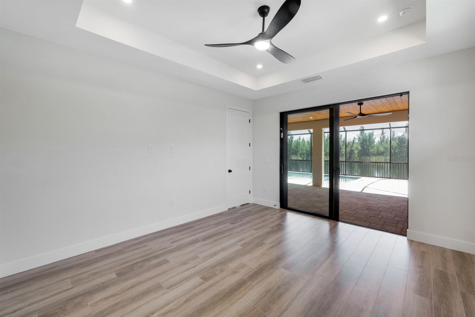 Image 17 of 37 For 10522 Riverside Road
