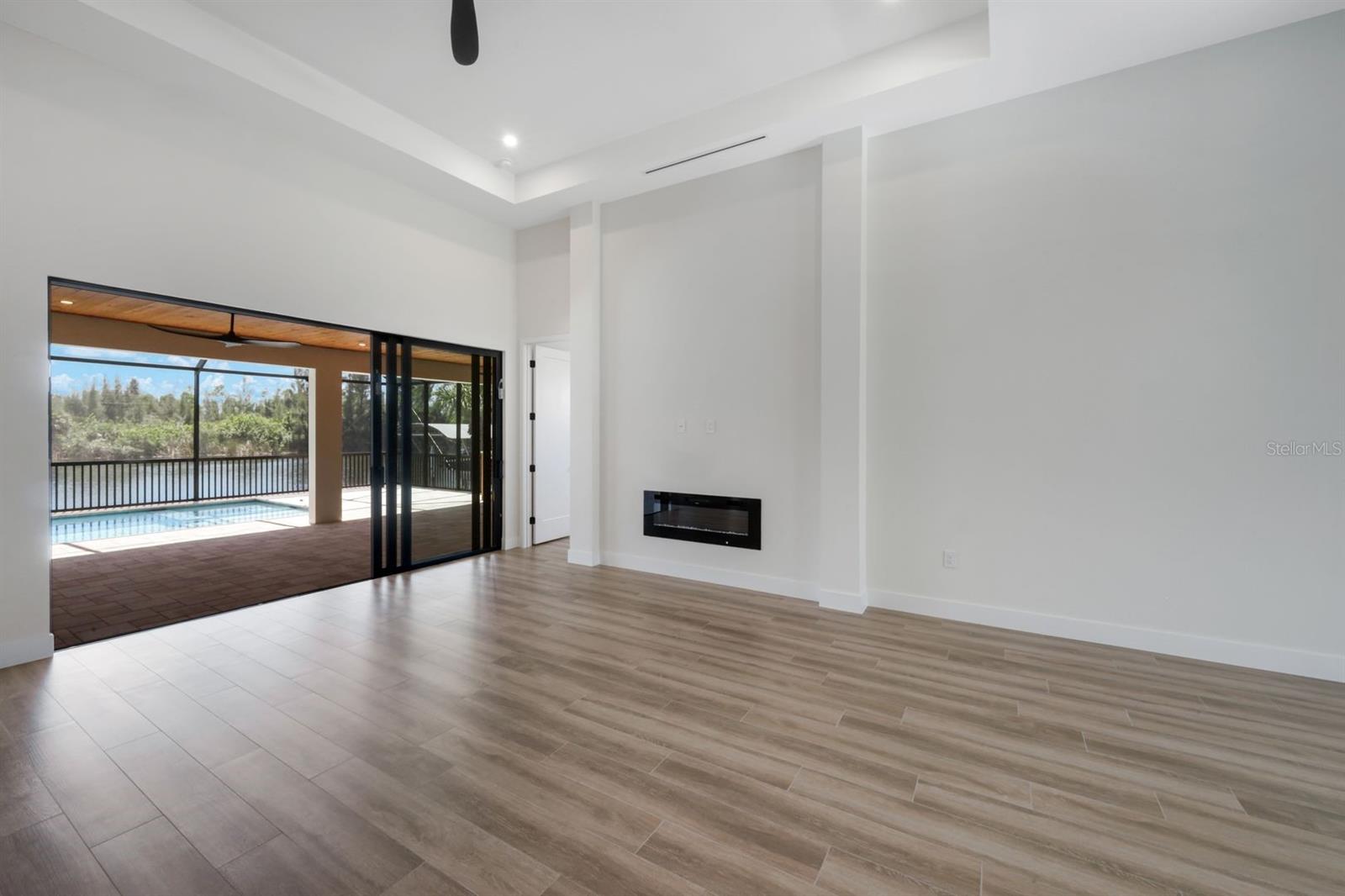 Image 6 of 37 For 10522 Riverside Road