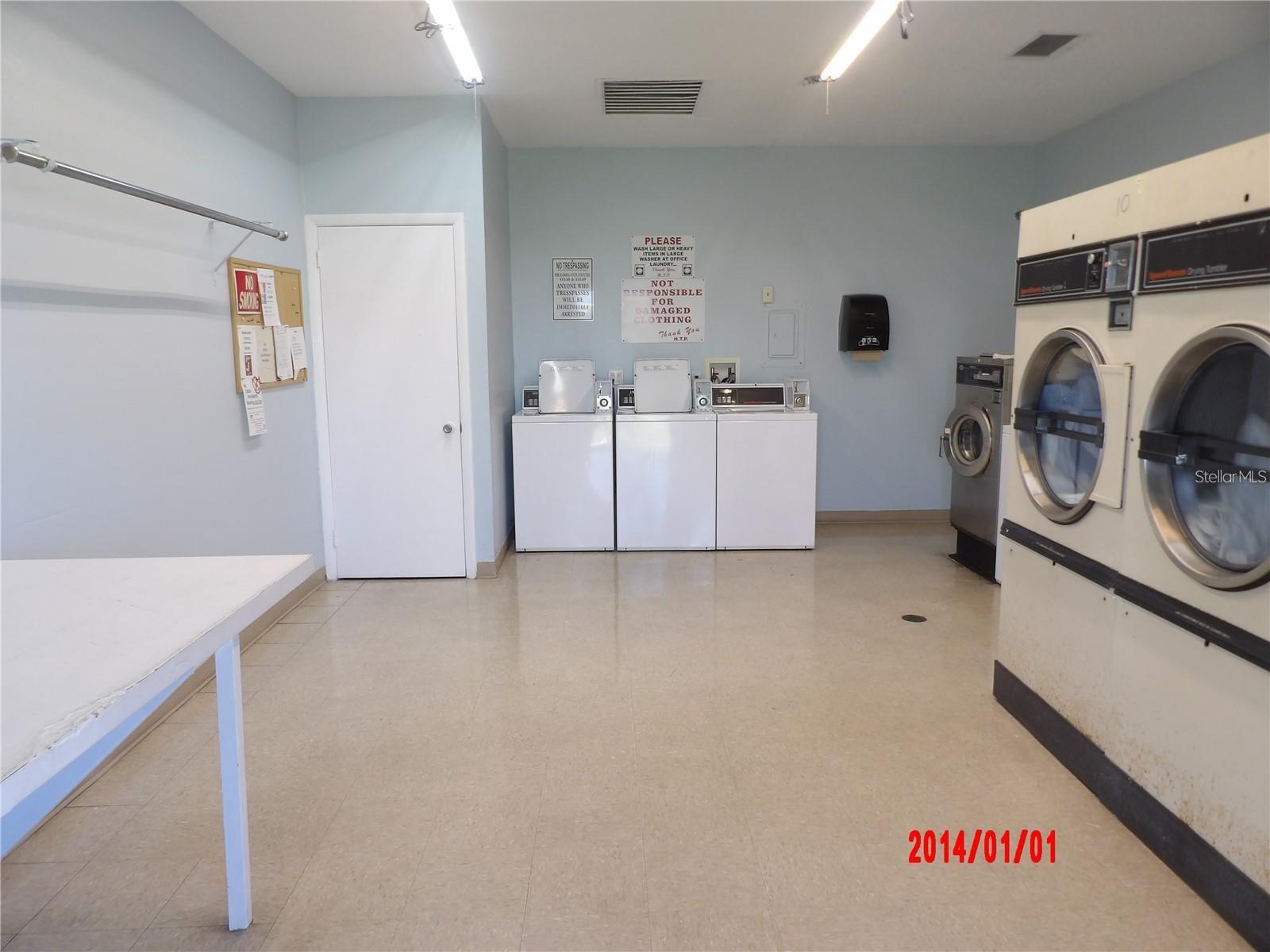 Image 4 of 9 For 1475 Flamingo Drive 99