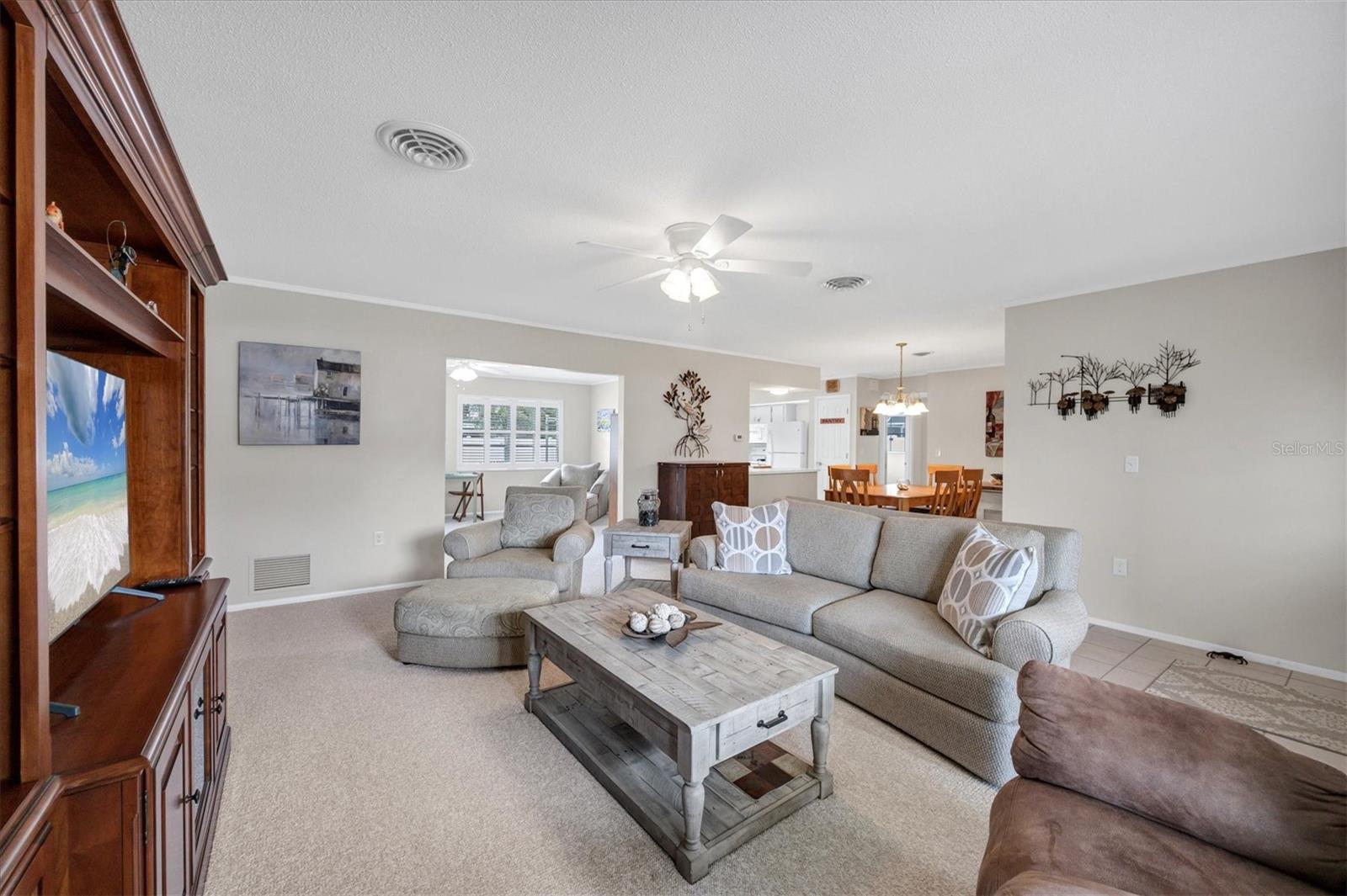 Image 12 of 49 For 1035 Oleander Street