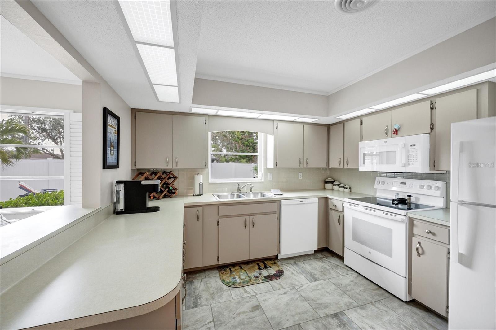 Image 14 of 49 For 1035 Oleander Street