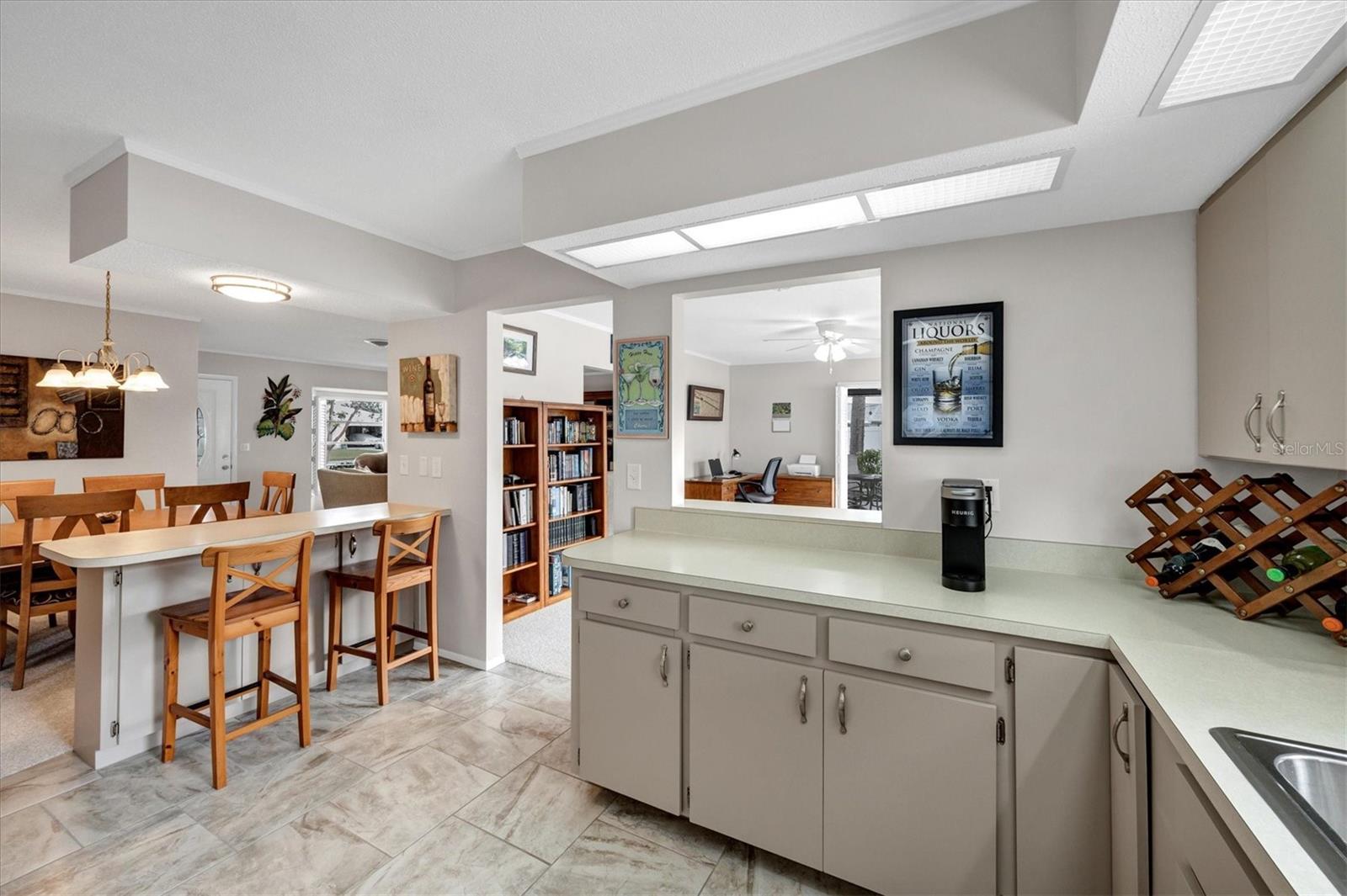 Image 16 of 49 For 1035 Oleander Street