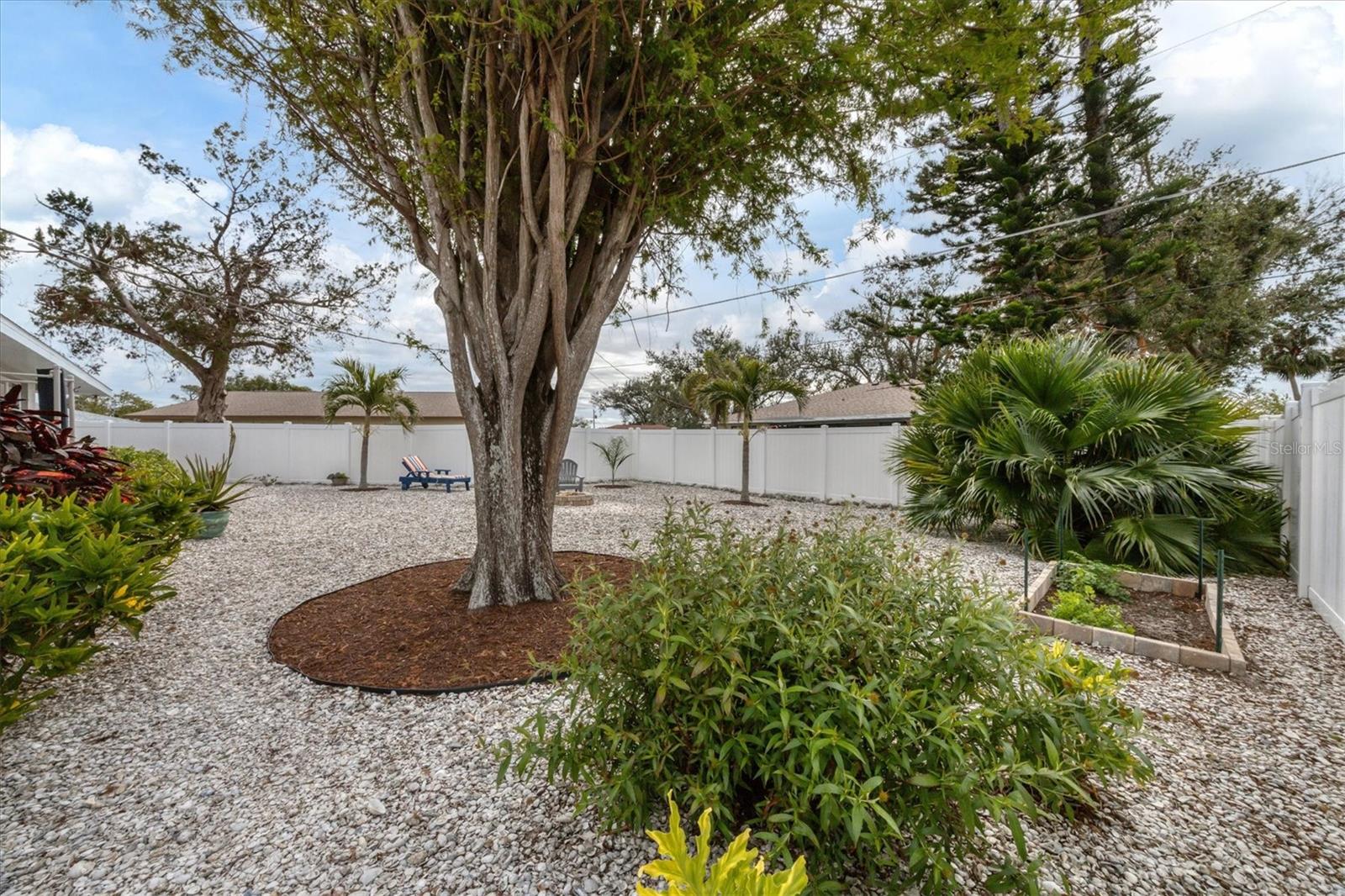Image 33 of 49 For 1035 Oleander Street