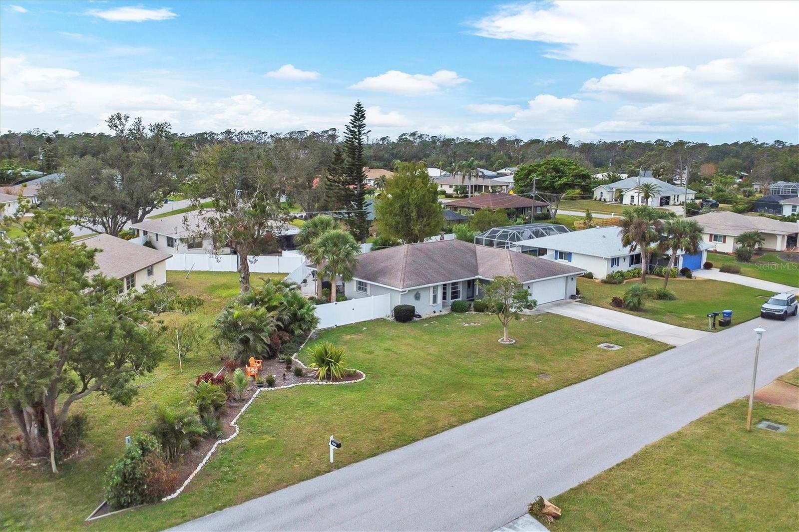 Image 6 of 49 For 1035 Oleander Street