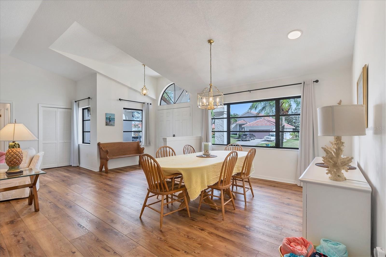 Image 12 of 47 For 20 Leeward Drive