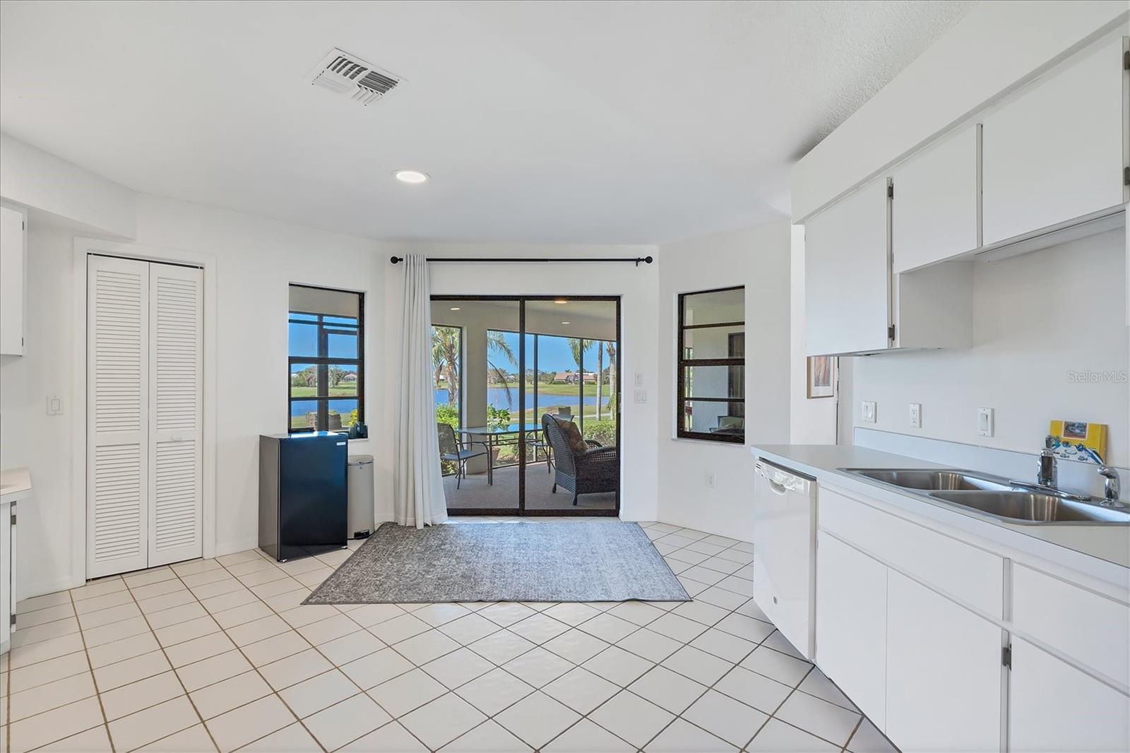 Image 17 of 47 For 20 Leeward Drive