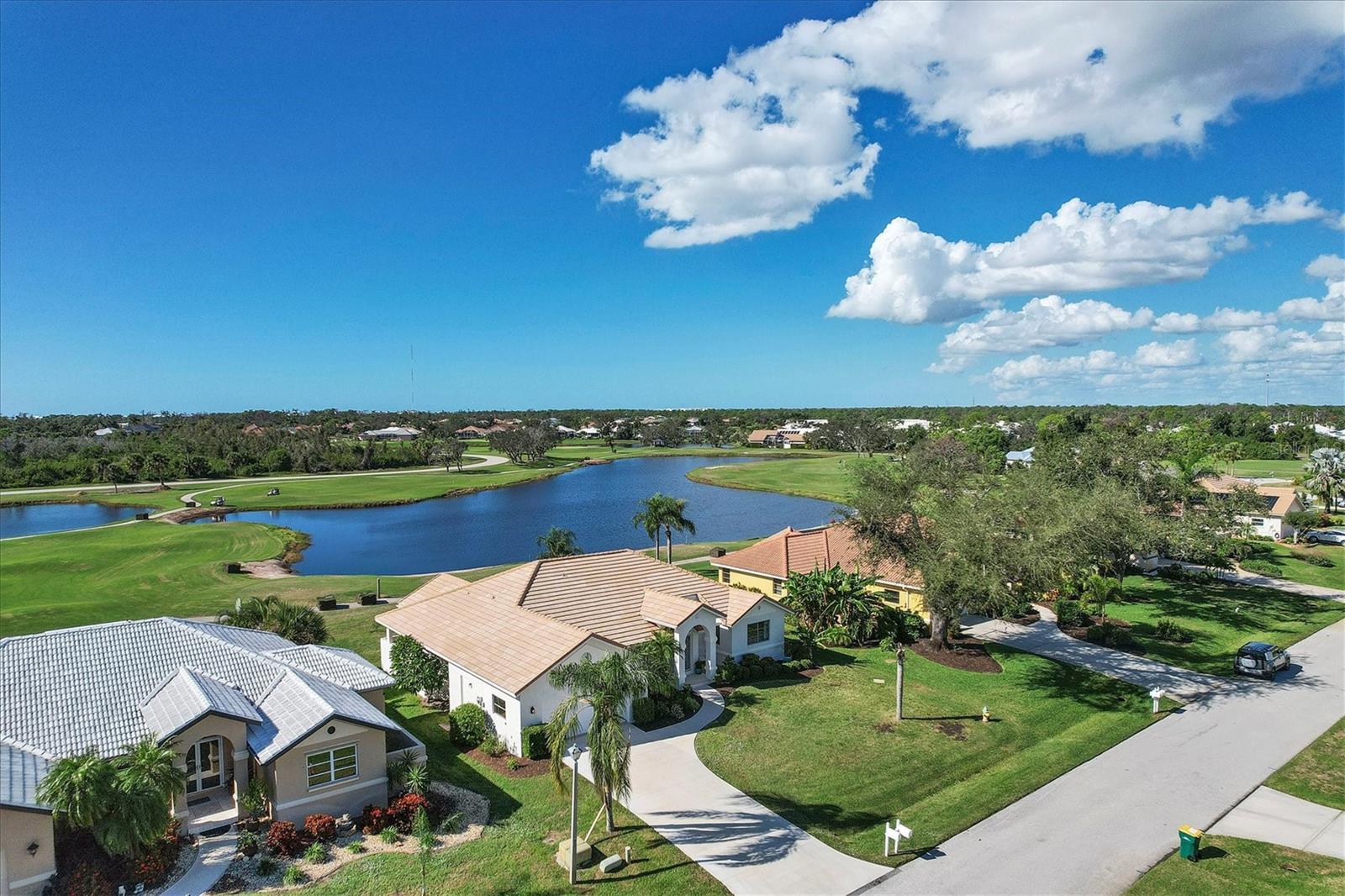 Image 4 of 47 For 20 Leeward Drive