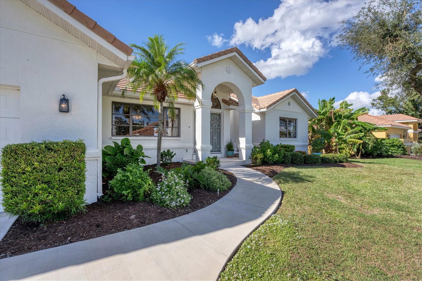 Image 8 of 47 For 20 Leeward Drive
