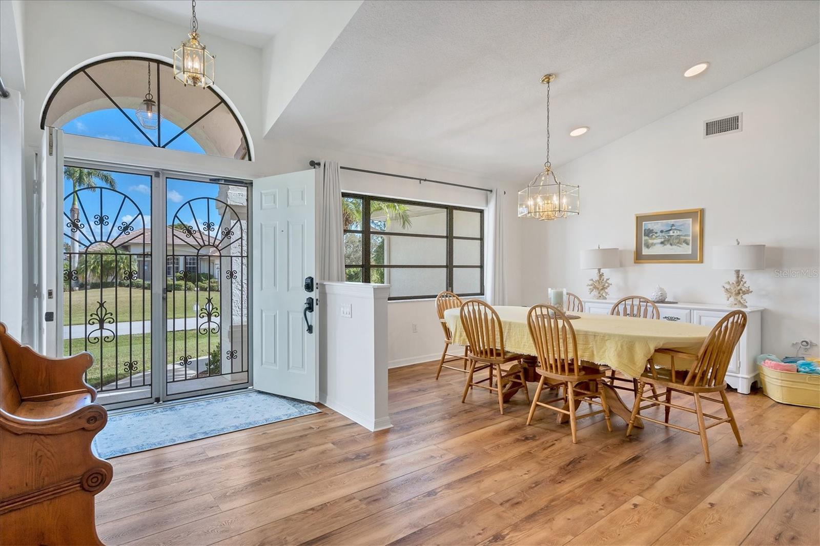 Image 9 of 47 For 20 Leeward Drive