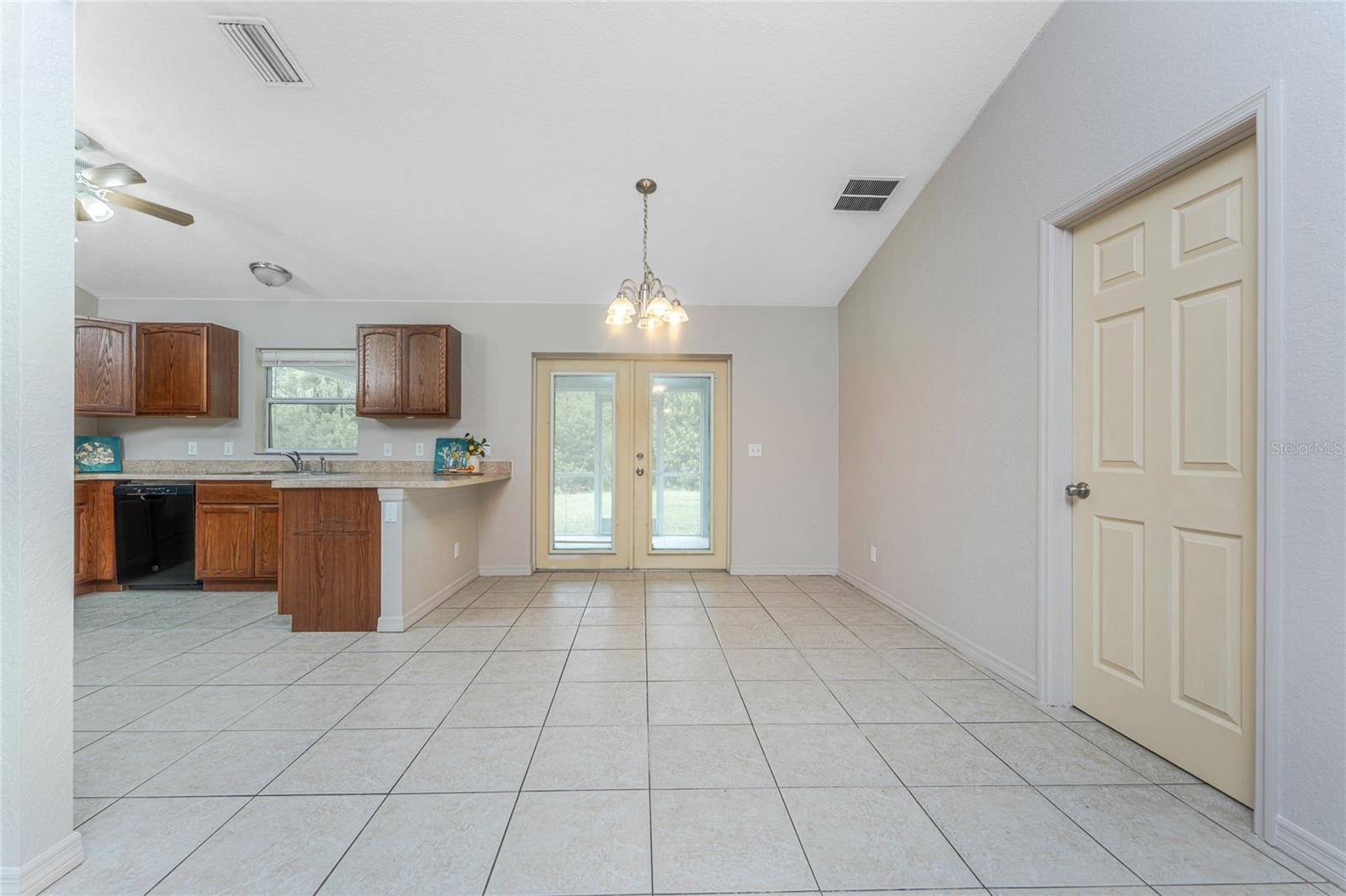 Image 19 of 43 For 6126 Cromwell Street
