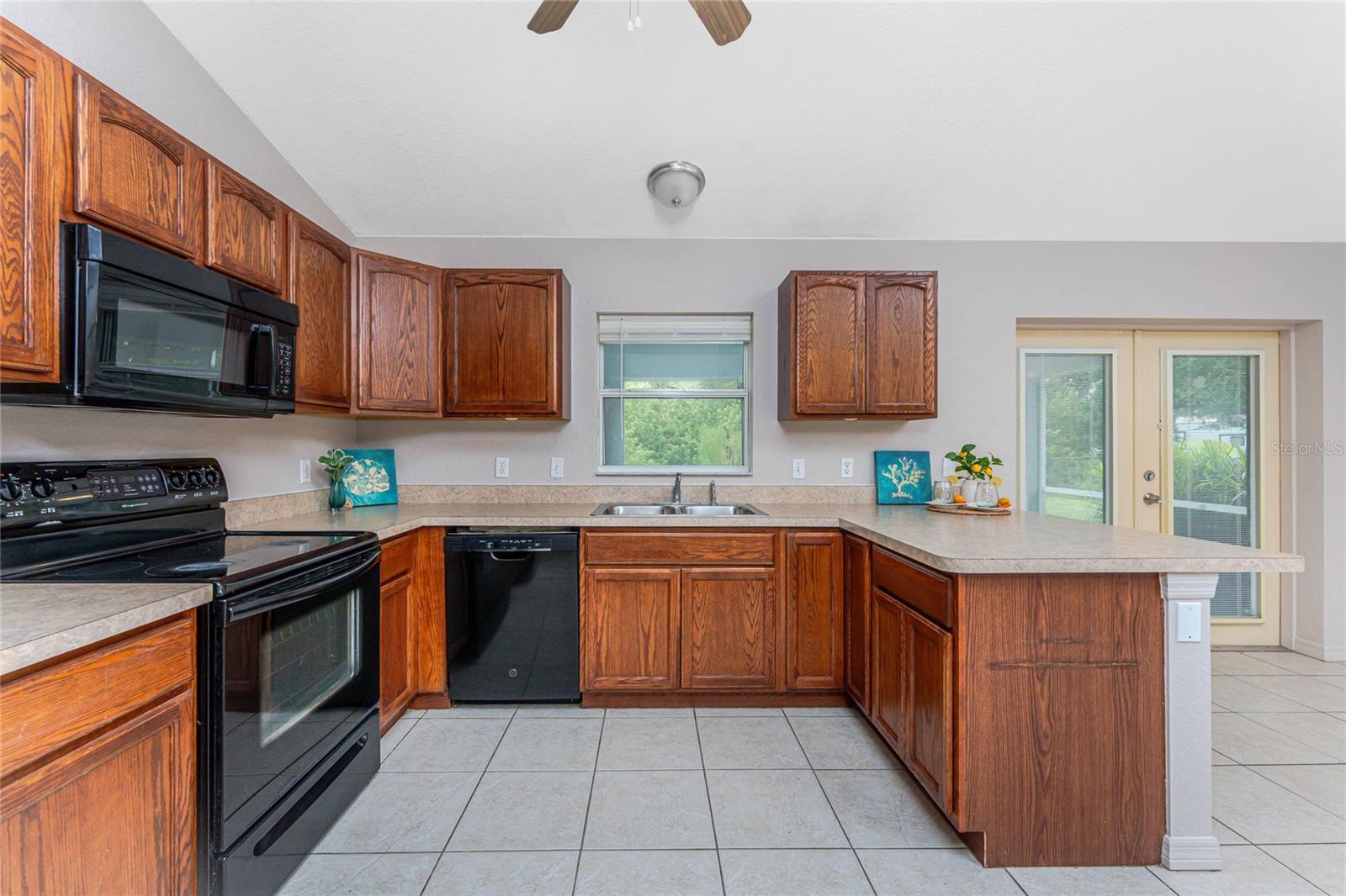 Image 4 of 43 For 6126 Cromwell Street